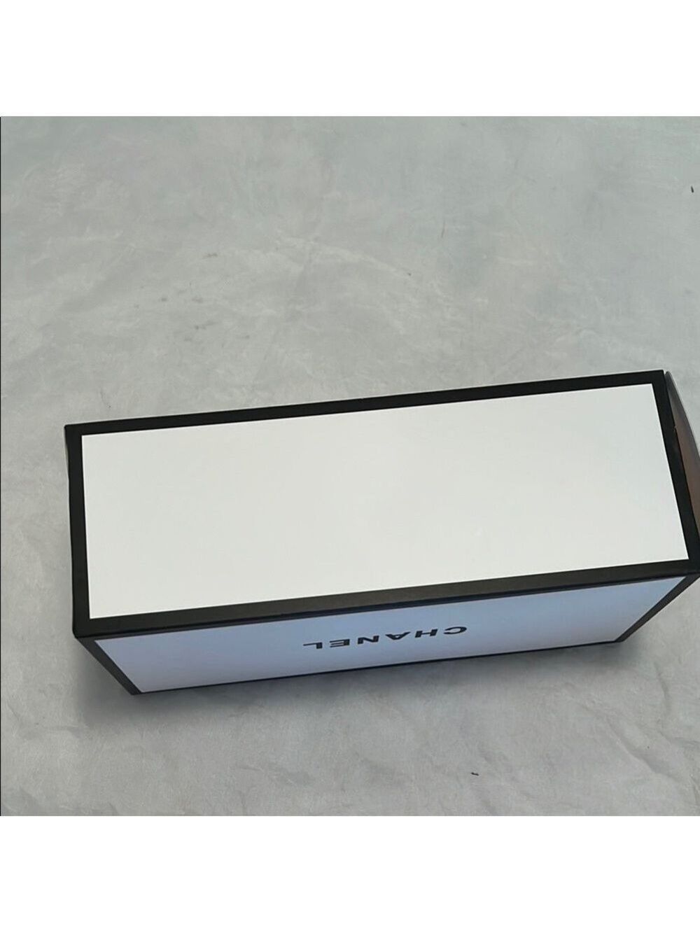 CHANEL Monochrome Storage Box - Picture 3 of 8